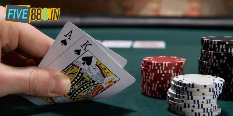 Poker Five88 - Sảnh Game Online Uy Tín Hàng Đầu Châu Á 3 Tham khảo mẹo đánh Poker từ các cao thủ chuyên nghiệp